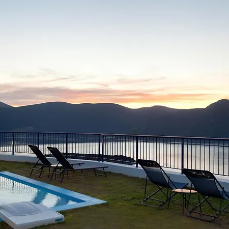 Skorponeria Bay Luxury